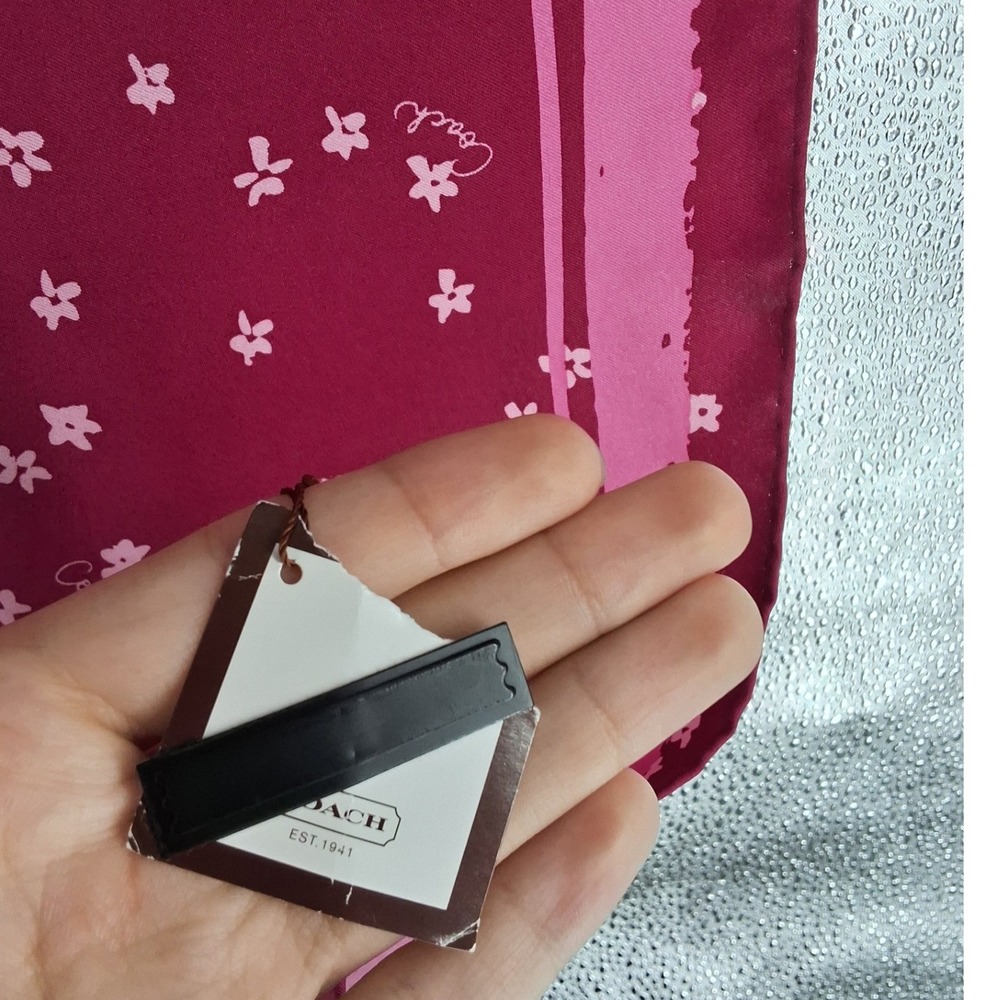 Coach NWT Magenta Pink Mini Floral Script Logo 100% Silk Square Scarf 27x27 - Picture 8 of 8